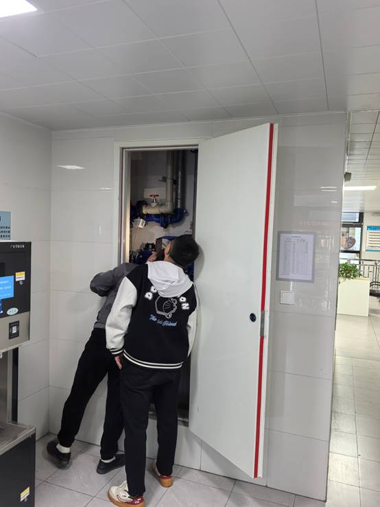 说明: D:\001建管处\2025\2025评估\10.16邢老师带队能源中心，与基建科对接新校区三栋建筑水电情况2.jpg